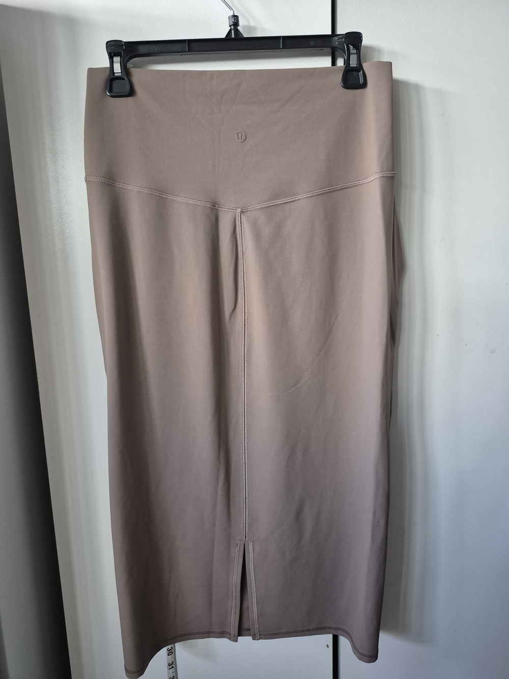 lululemon athletica Rose Nulu Slim-Fit High-Rise Pencil Midi Skirt - Size 10 - Picture 4 of 4